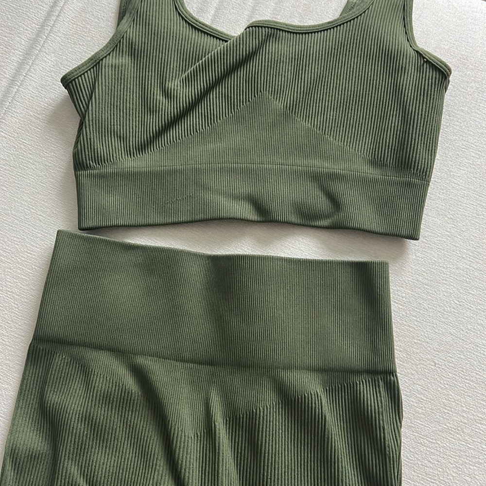 Green Ribbed Workout Set, Medium - Picture 2 of 3